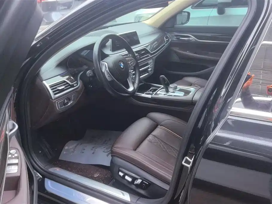 BMW 7 Series 2021 Model 730Li Luxury Package фото 9