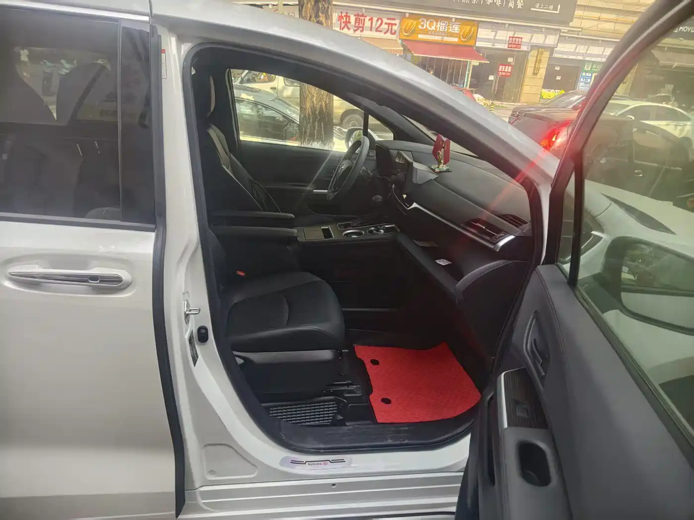 Toyota Granvia 2025 2024 2.5L Hybrid Luxury