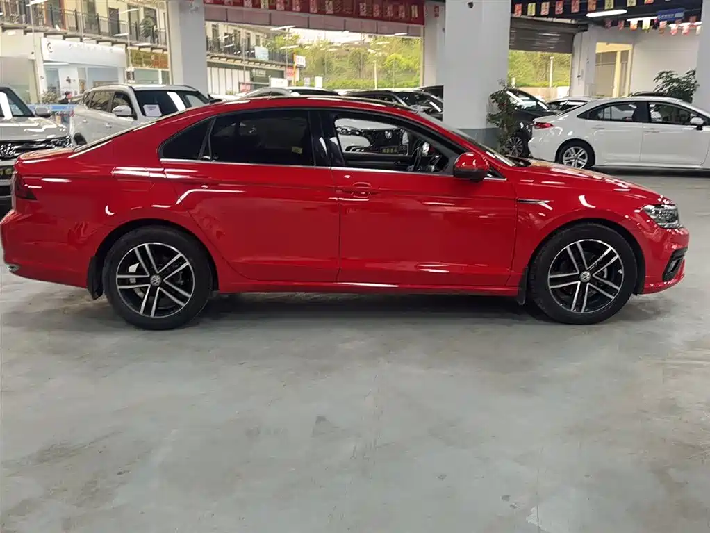 VOLKSWAGEN LINGDU