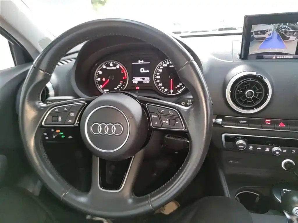 Audi A3 2018 30th Anniversary Limousine 35 TFSI Style фото 10