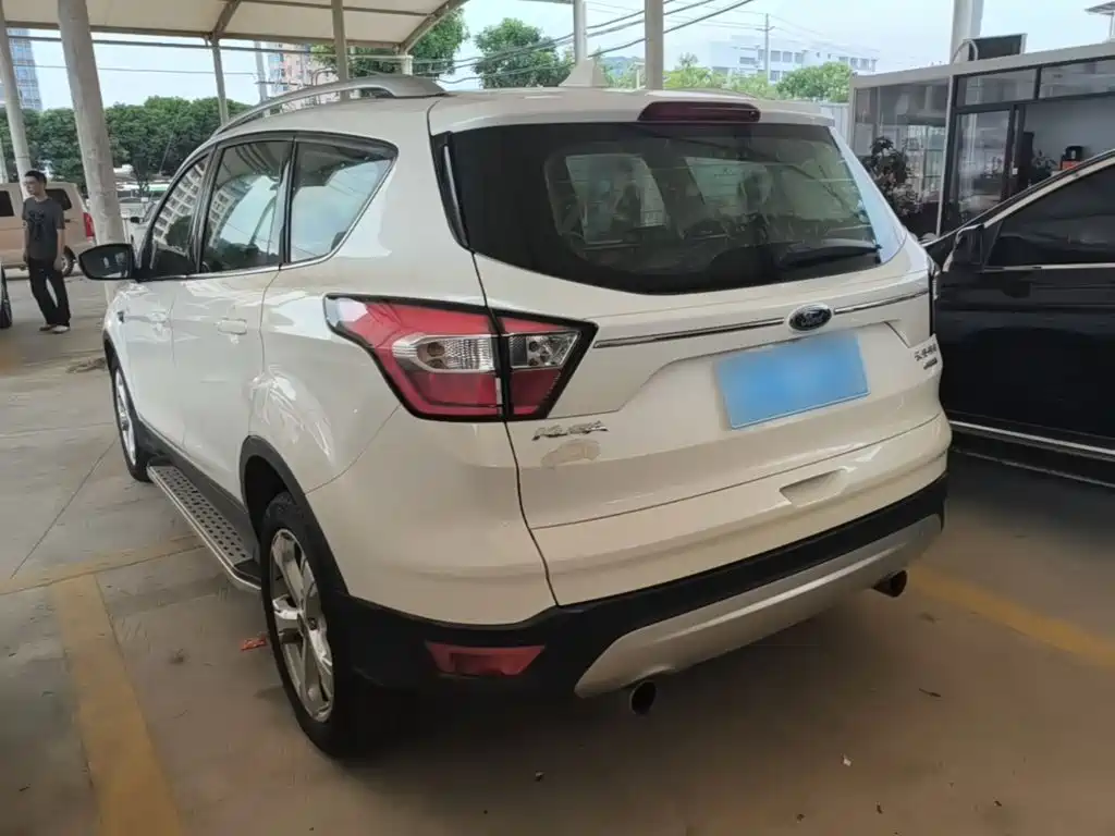 Фото 5 - Ford Kuga