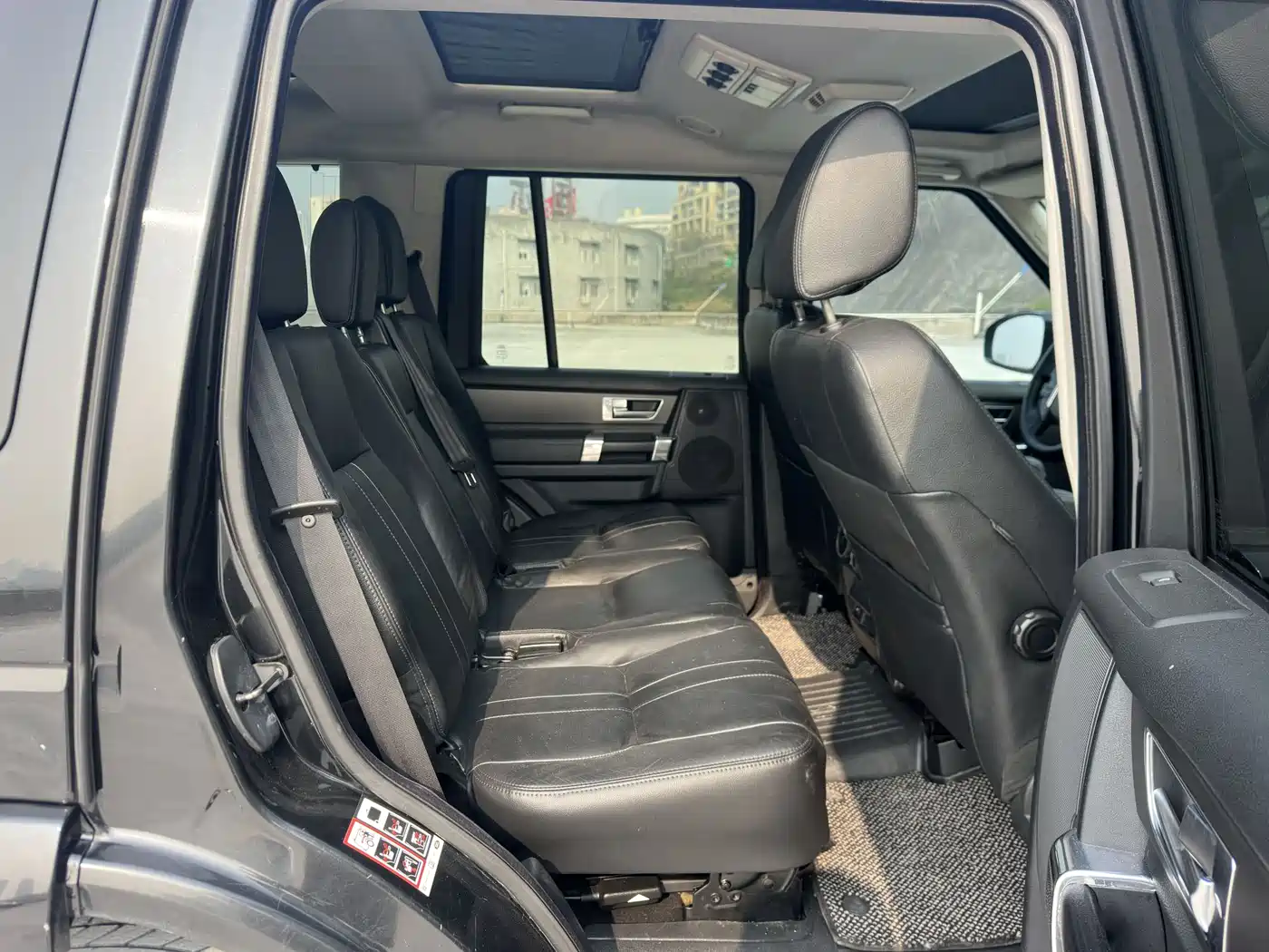 Land Rover Discovery 2014 3.0 SDV6 HSE Diesel фото 26