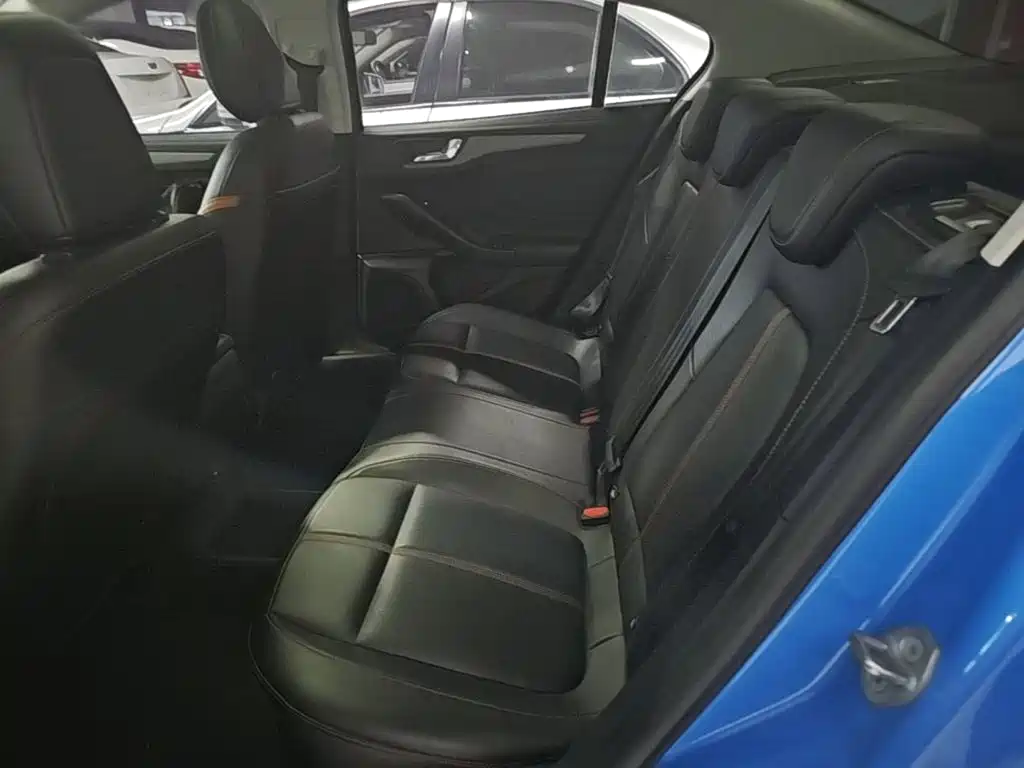 Ford Focus 2023 2022 Sedan EcoBoost 180 Auto Speed Edition