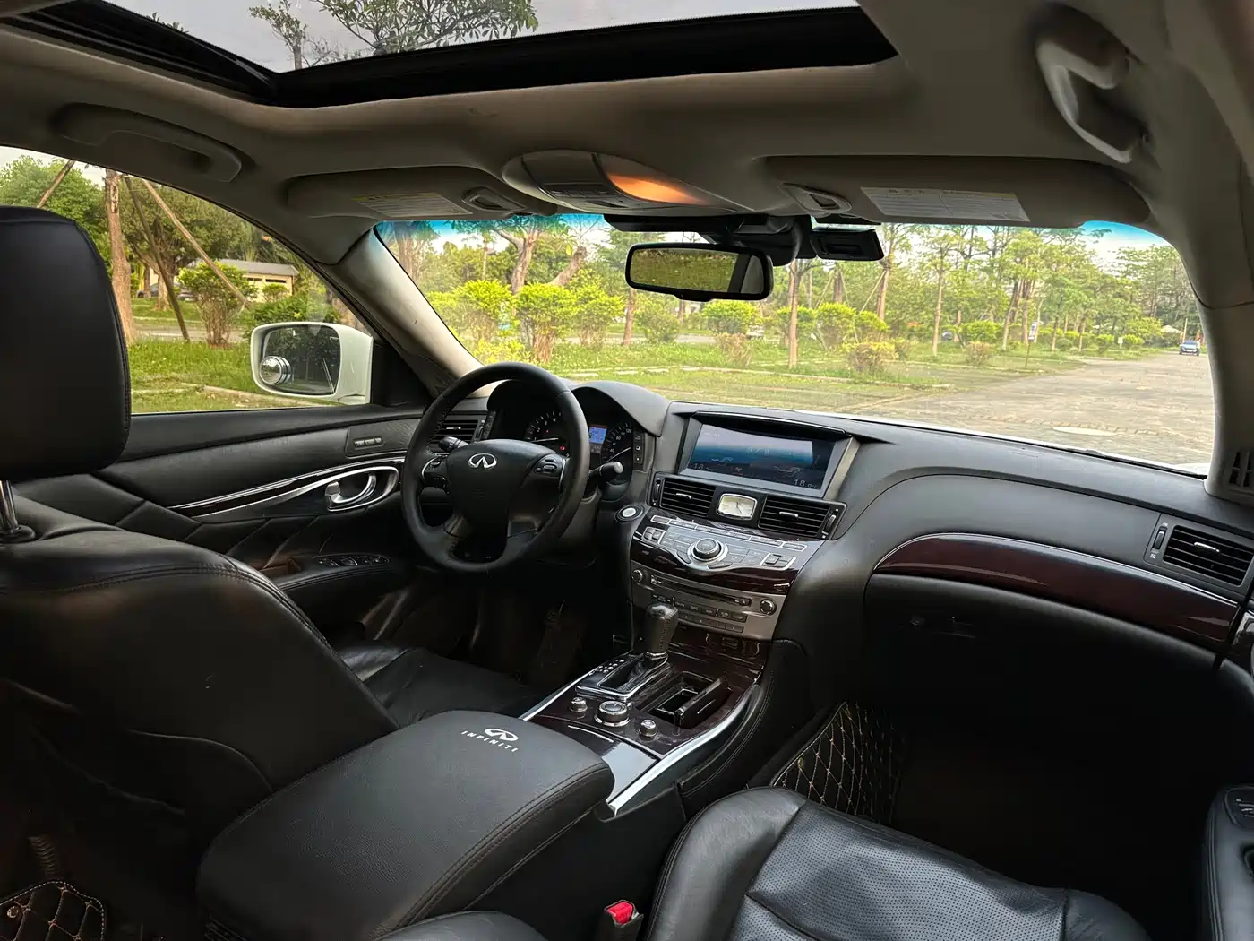 Infiniti M Series 2012 M25L Elegance Edition фото 13