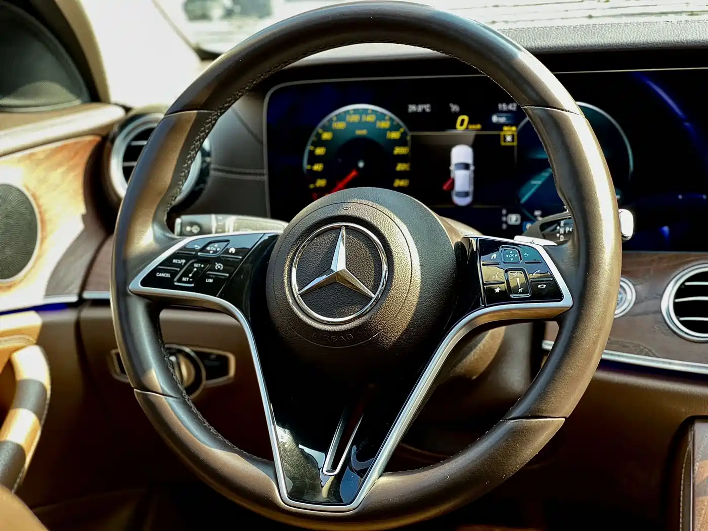 MERCEDES-BENZ E CLASS