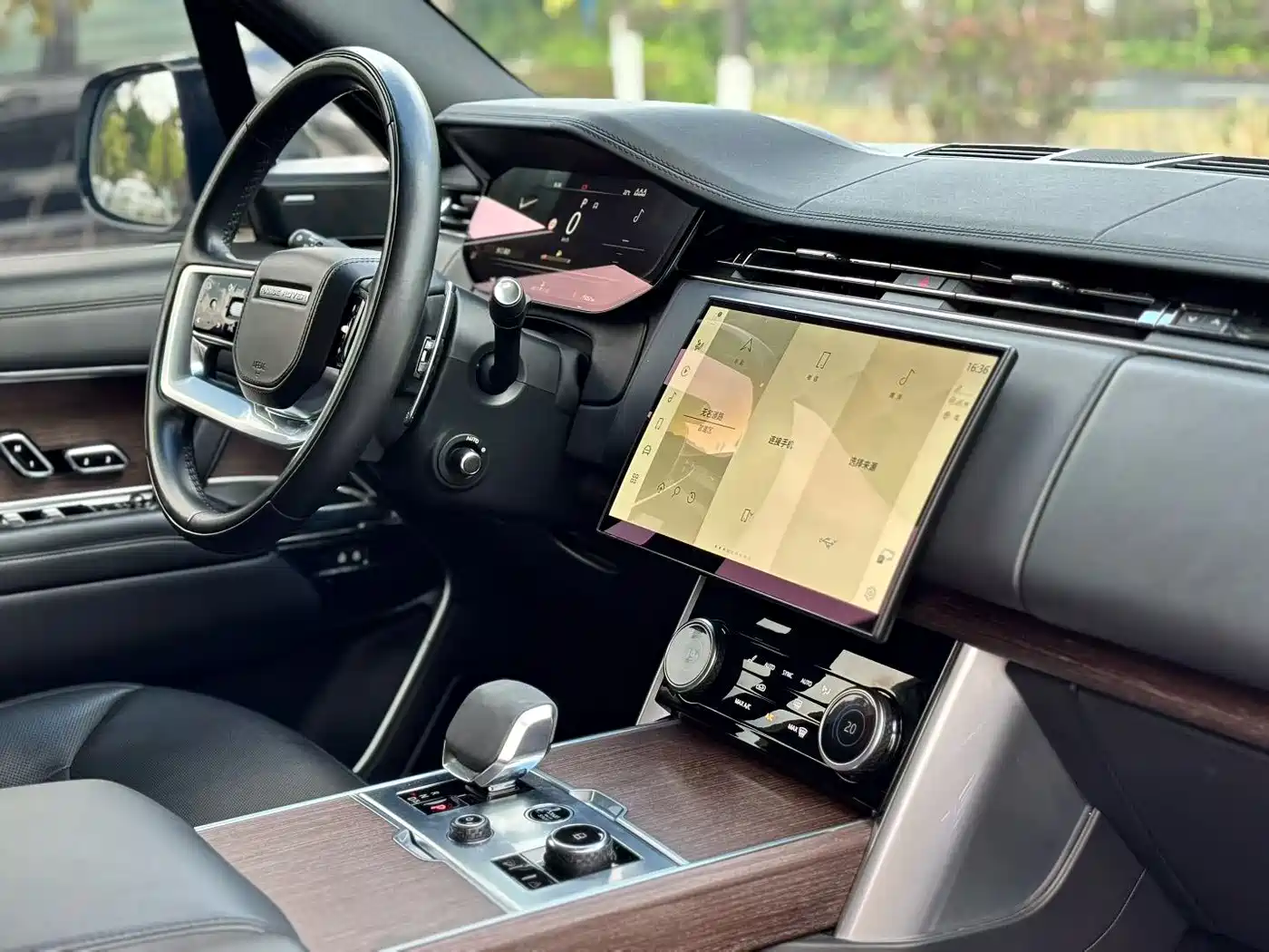 LAND ROVER RANGE ROVER