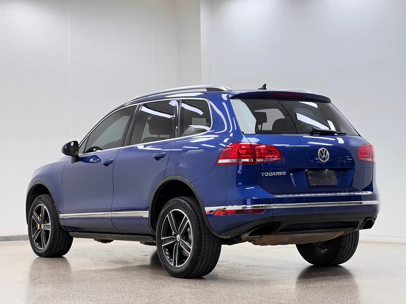 Фото 7 - Volkswagen Touareg