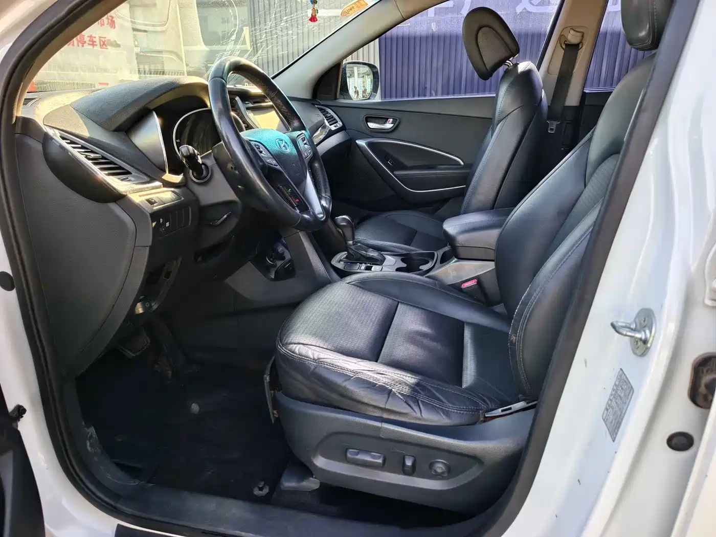 Hyundai Santa Fe 2013 Model 2.4L Automatic 2WD Smart фото 5