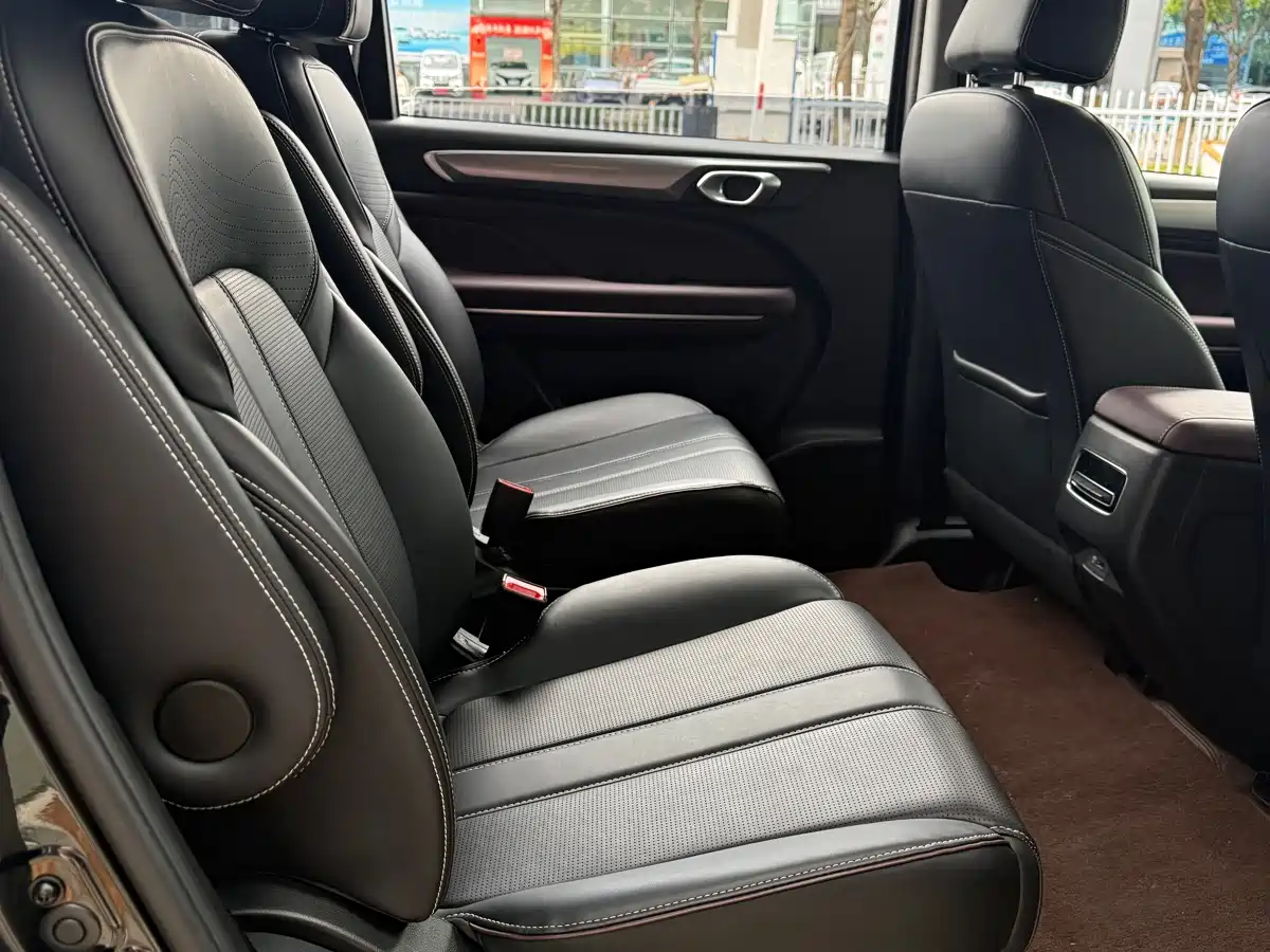 GAC Trumpchi Trumpchi M6 2025 2023 PRO 270T DCT Luxury Edition