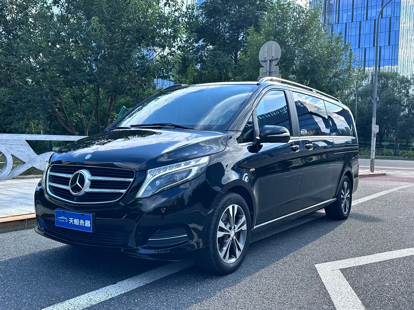 Mercedes-Benz V-Class 2017 2016 V 260 L Premium Long