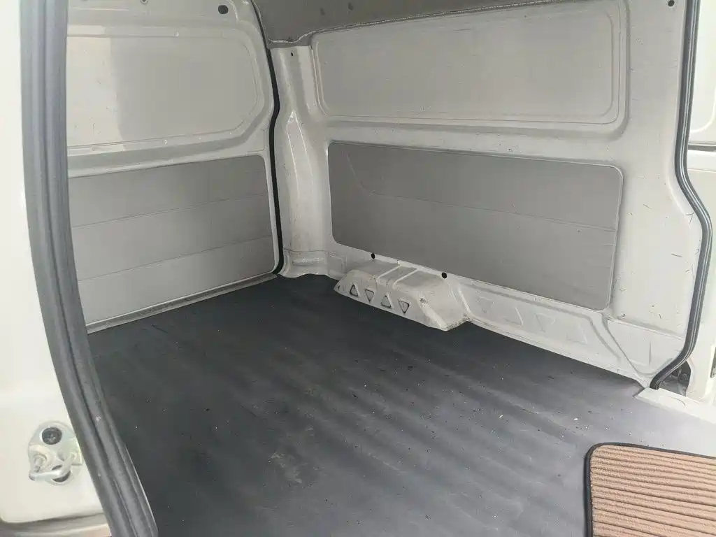 Jinbei New Hiace S 2023 2023 1.5L Fortune Van 2/5-seater AC Version SWC15M