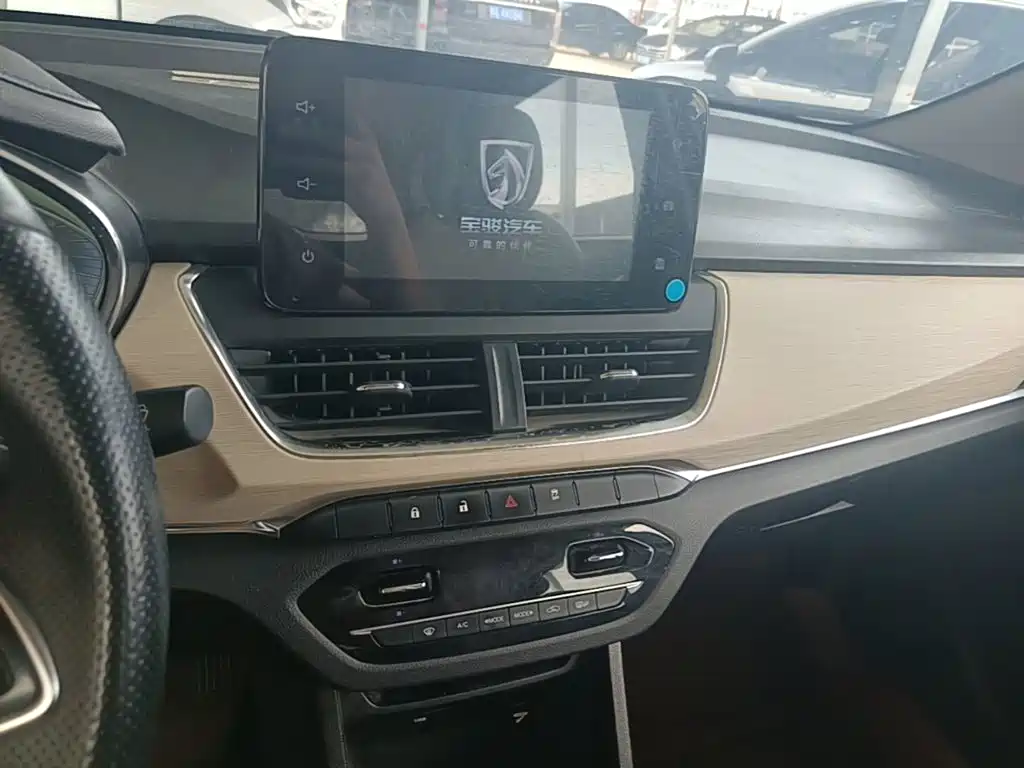 Baojun 360 2018 2018 1.5L Automatic Luxury (China V)