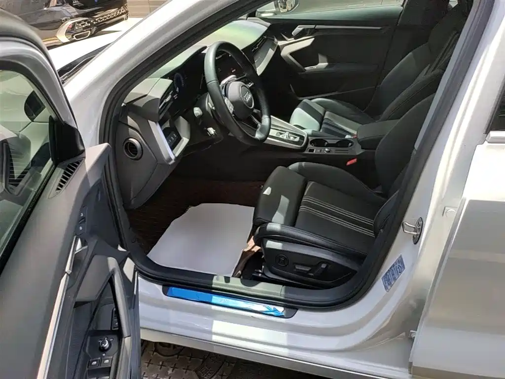 Audi A3 2024 Model Sportback 35 TFSI Fashion Sport фото 16