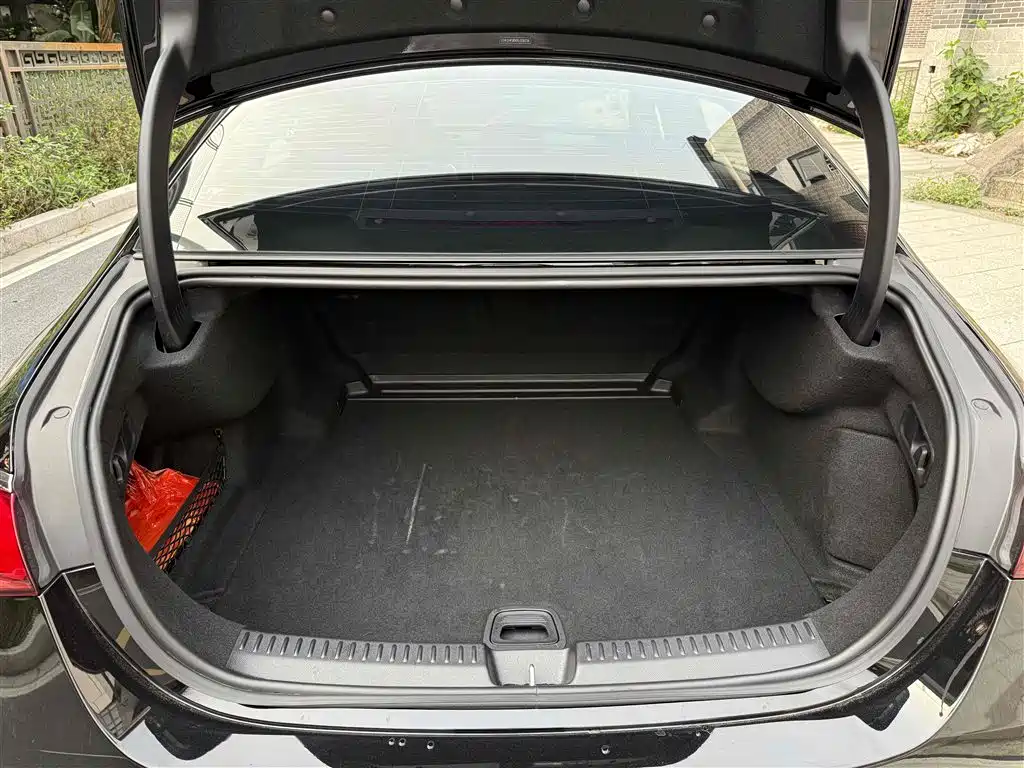 Mercedes-Benz E-Class 2024 Model E 300 L Luxury фото 19