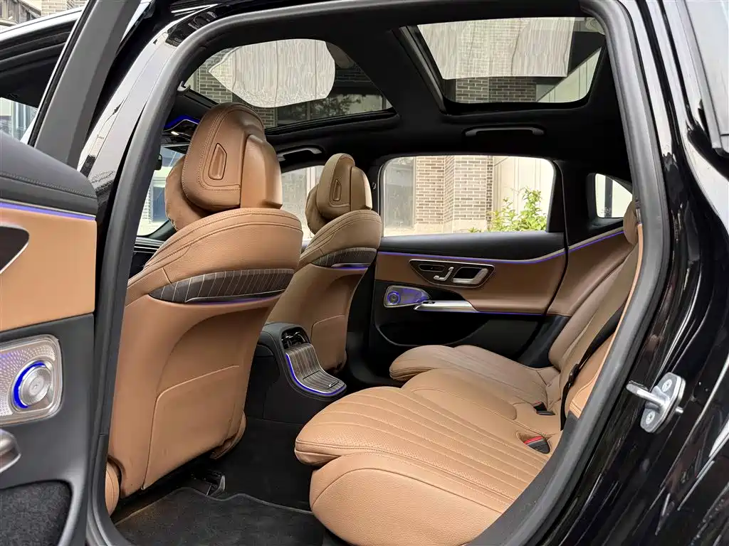 Mercedes-Benz E-Class 2024 Model E 300 L Luxury фото 6