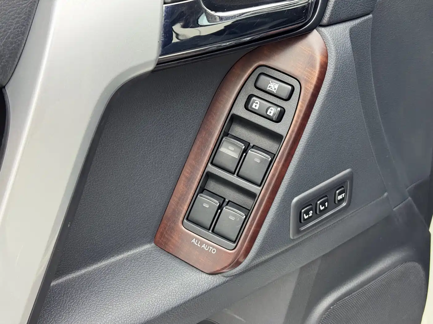 Toyota Prado 2016 3.5L Auto VX NAVI фото 8