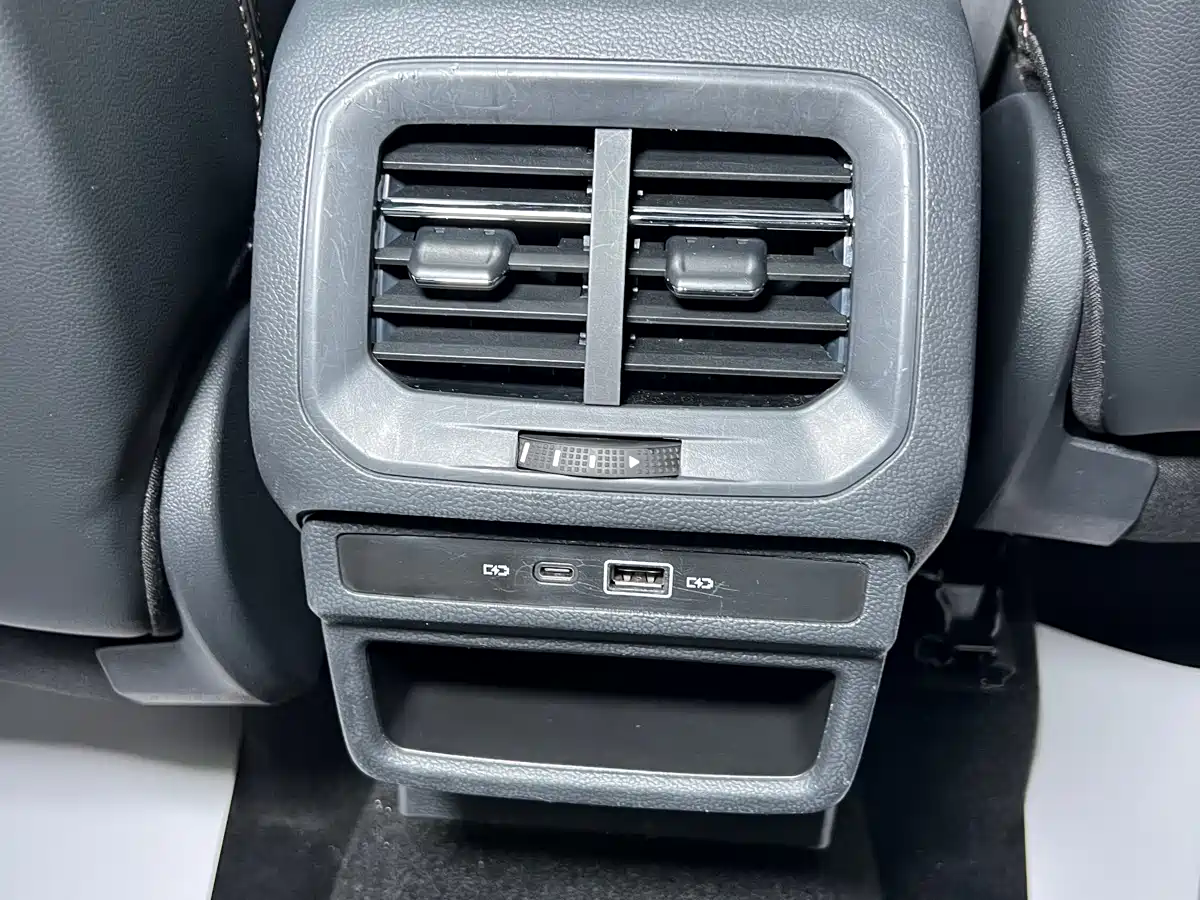 Volkswagen Tharu 2022 280TSI FWD Luxury Edition фото 19