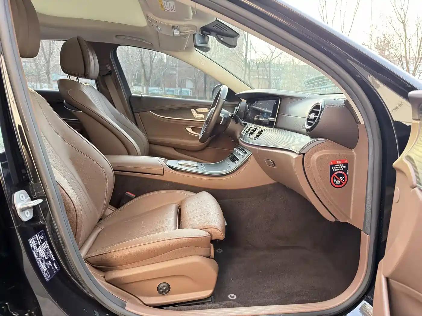 Mercedes-Benz E-Class New Energy 2022 E 350 e L Plug-in Hybrid Sedan фото 23