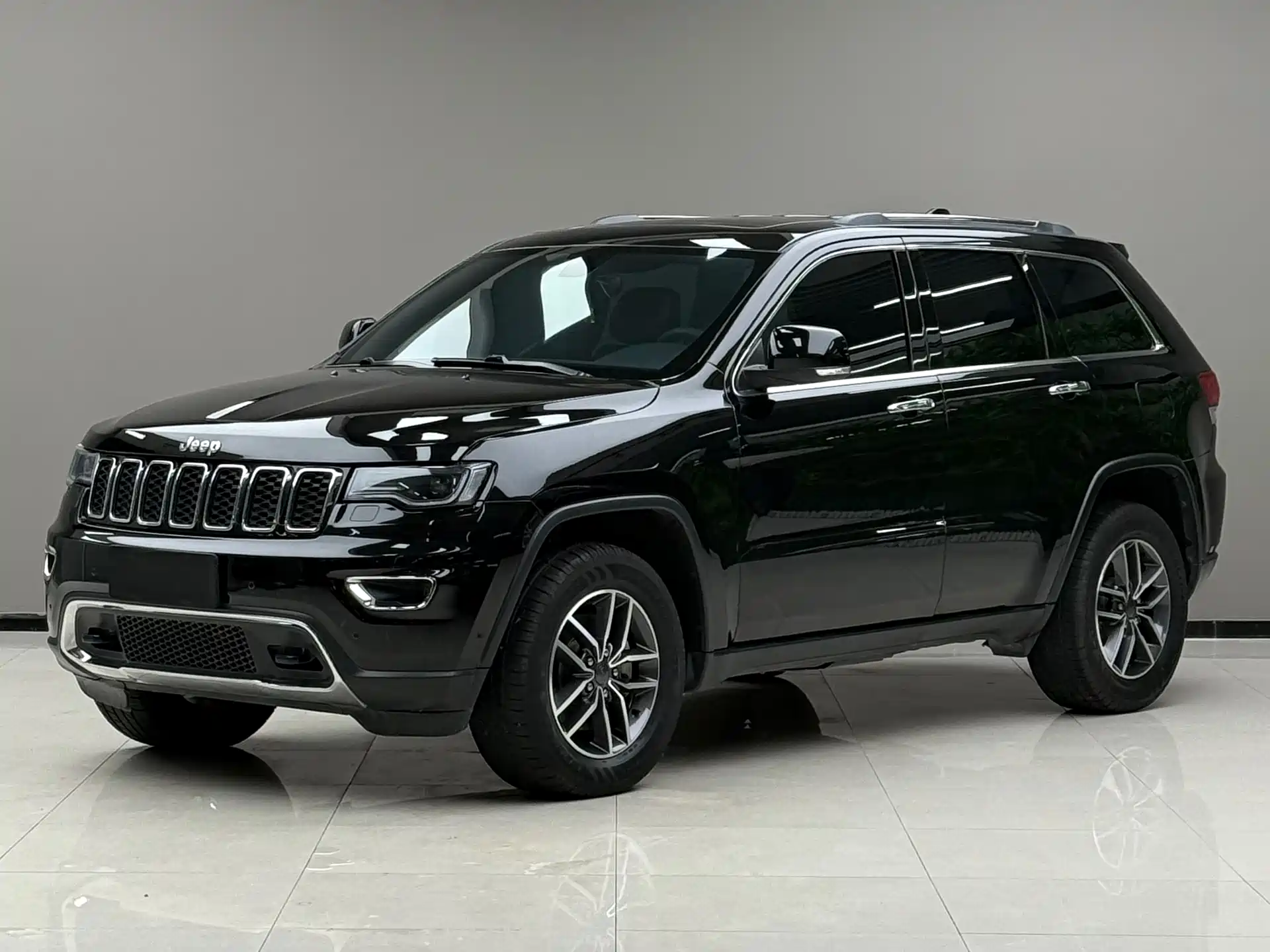 صورة 1 - Jeep Grand Cherokee (Import)