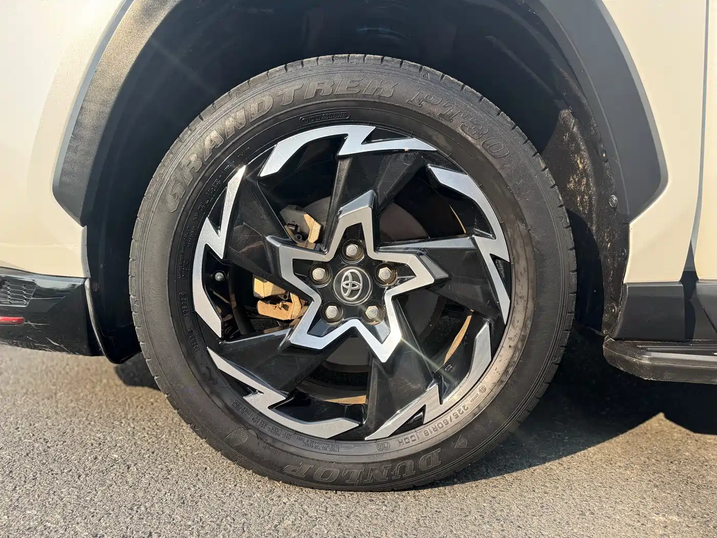 Toyota Wildlander 2020 2.0L CVT AWD Tech Edition фото 28