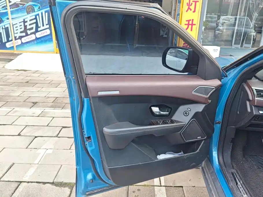 Фото 7 - Landwind X7