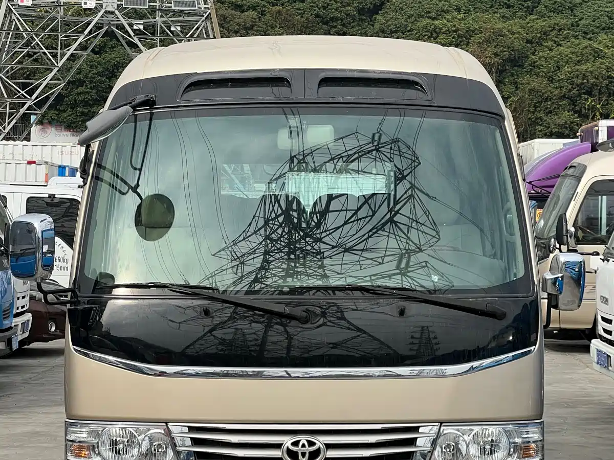 Toyota Coaster 2015 4.0L Premium Bus GRB53L-ZCMSK 20-seater фото 2