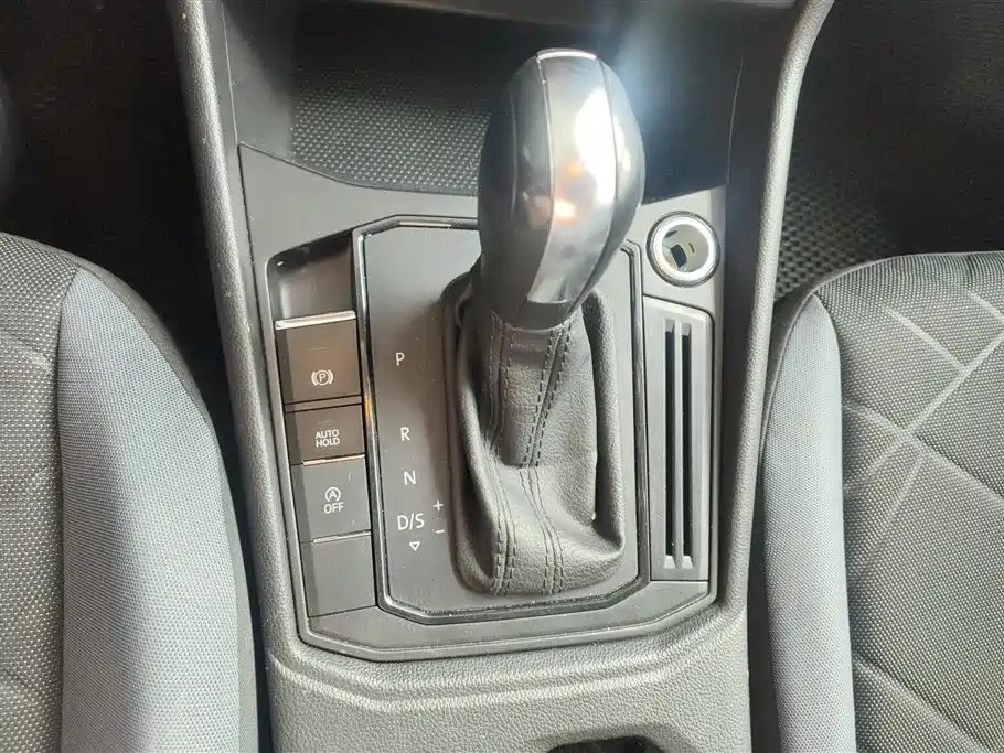 Volkswagen Lavida 2023 Facelift 1.5L Auto Comfort Edition фото 16