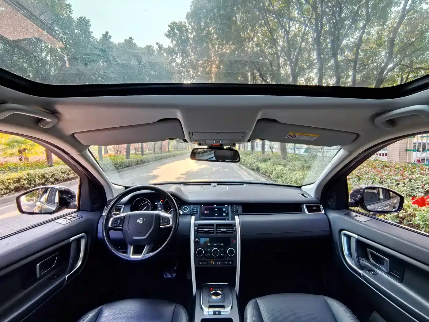 Land Rover Discovery Sport 2018 240PS SE Edition фото 5