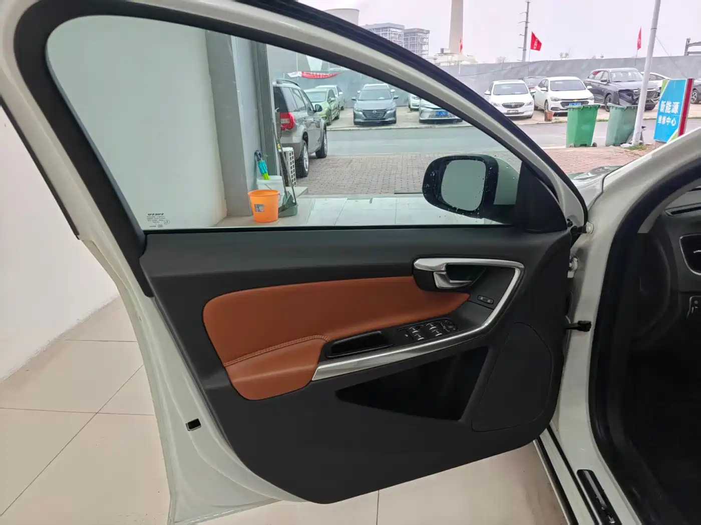 Фото 4 - Volvo S60
