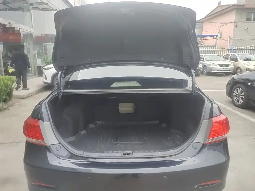 Toyota Camry 2013 200G Classic Luxury Edition фото 19