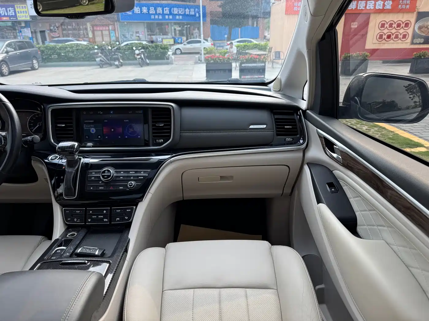 GAC Trumpchi Trumpchi M8 2018 320T Premium Edition фото 19