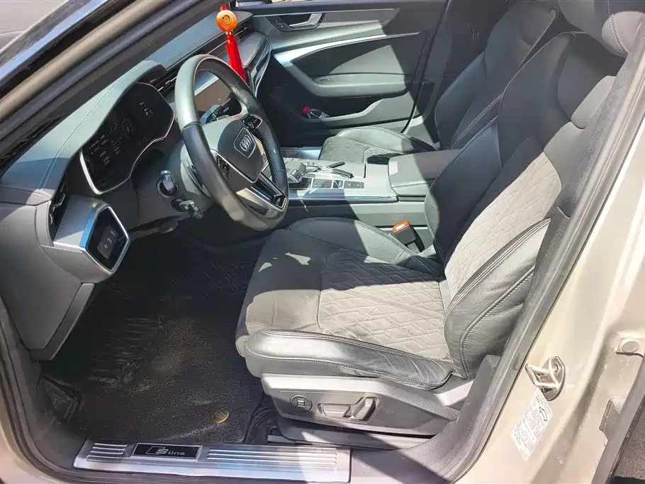 Audi A6L 2021 40 TFSI Luxury Sport фото 9