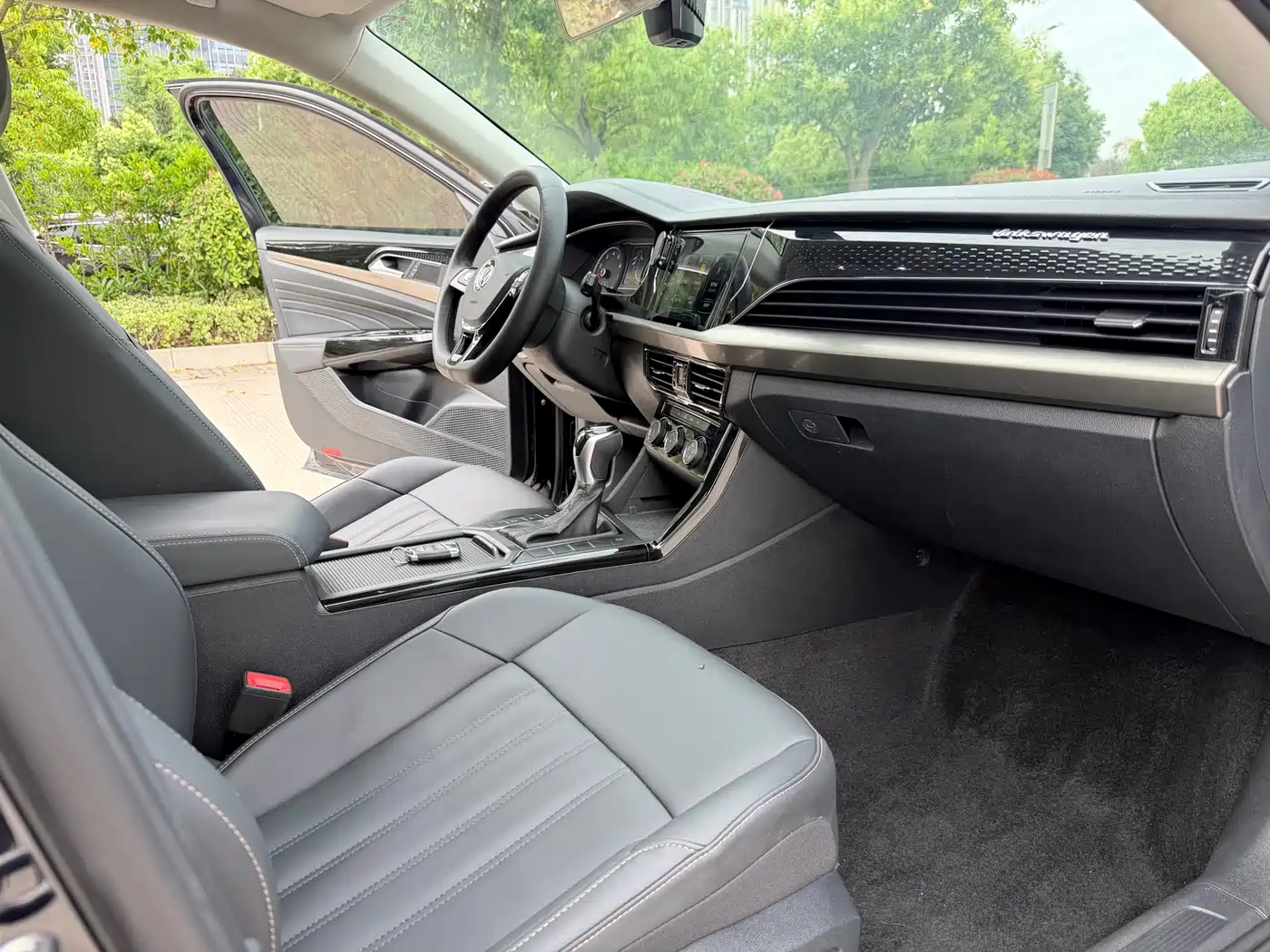 Volkswagen Passat 2019 Model 280TSI Business Edition China VI фото 12