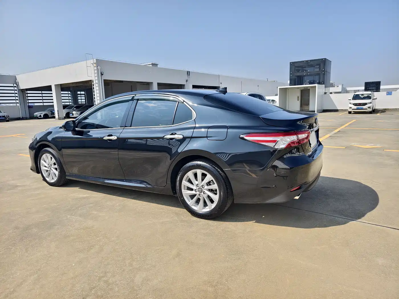 Toyota Camry 2021 2.0G Luxury Edition фото 4