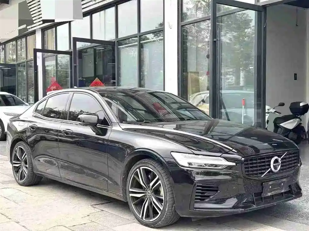 VOLVO S60 PLUG-IN HYBRID