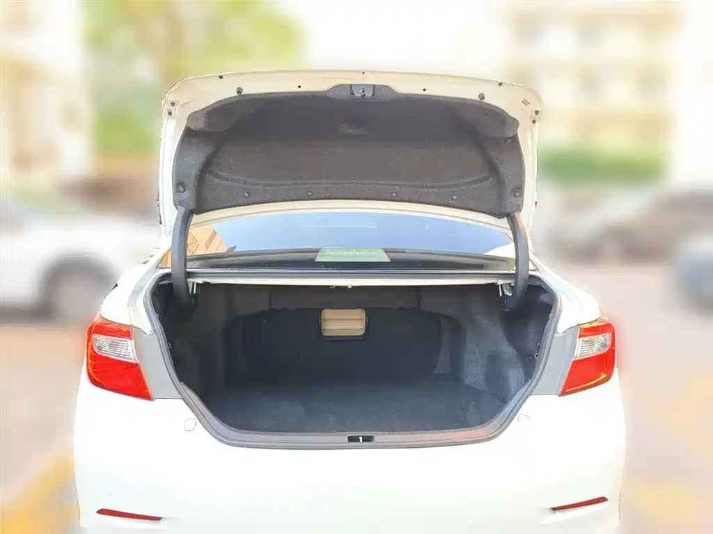 Toyota Camry 2012 2.5G Luxury Edition фото 20