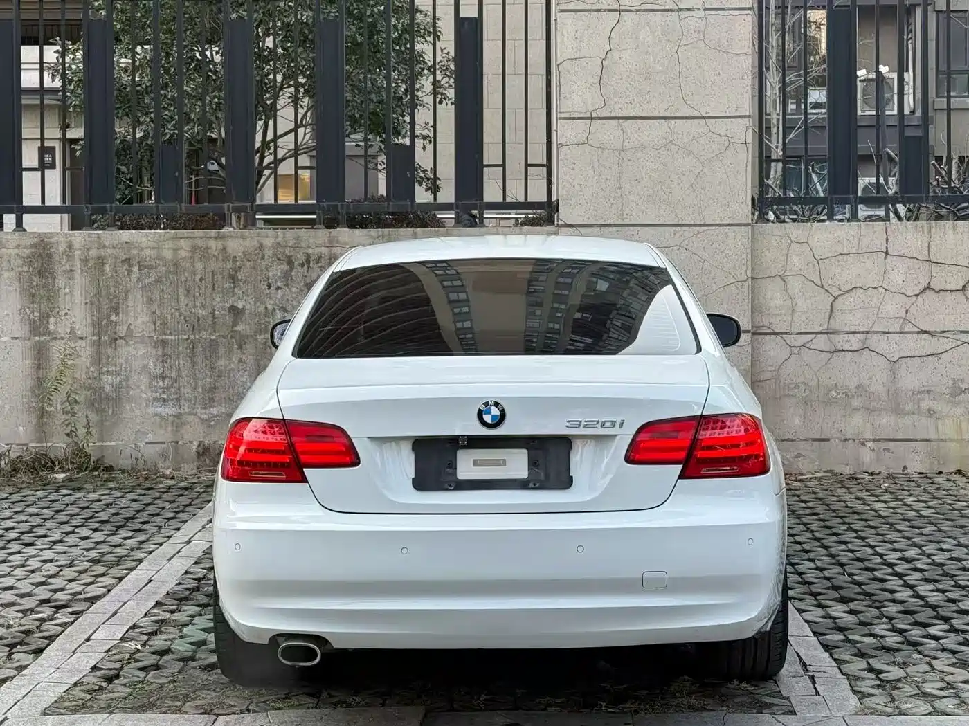 BMW 3 Series (Import) 2011 320i Coupe фото 7