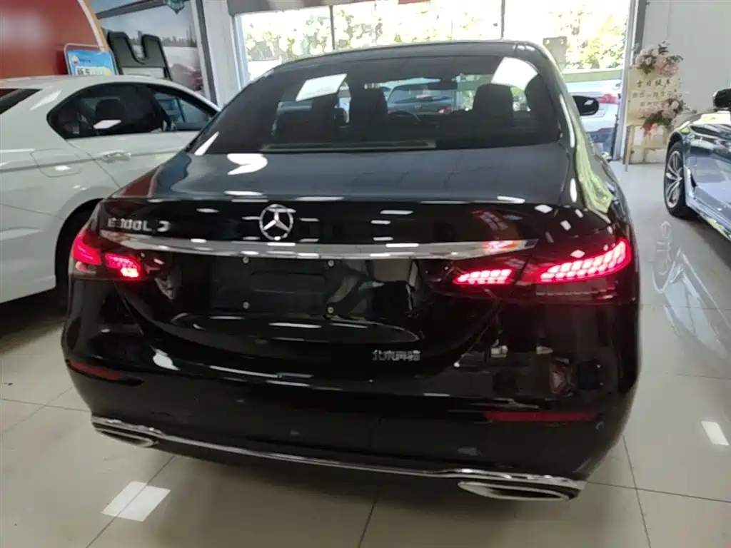 MERCEDES-BENZ E-CLASS