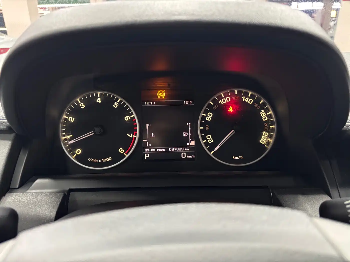 Land Rover Discovery 2016 3.0 SC V6 SE фото 19