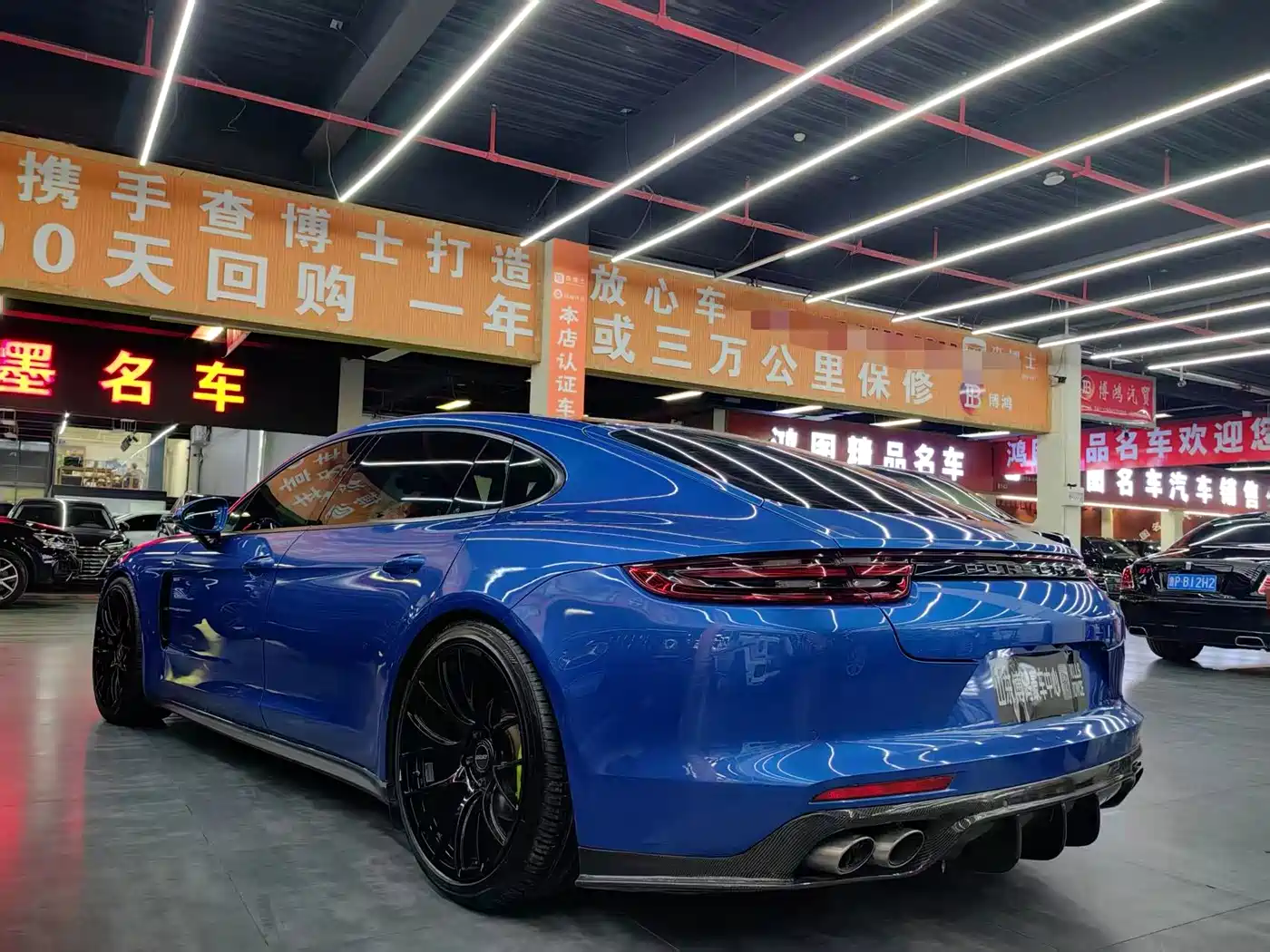 Porsche Panamera 2017 Panamera 4 Executive Long Wheelbase 3.0T фото 19