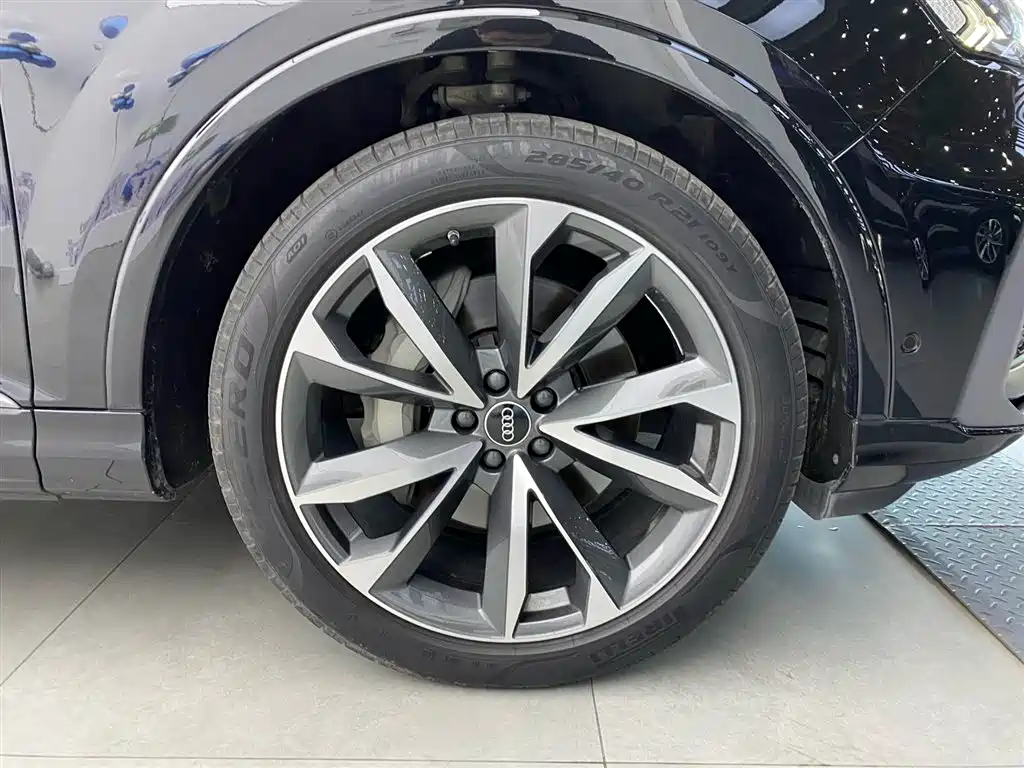 Audi Q7 2023 55 TFSI quattro S line Sport фото 13