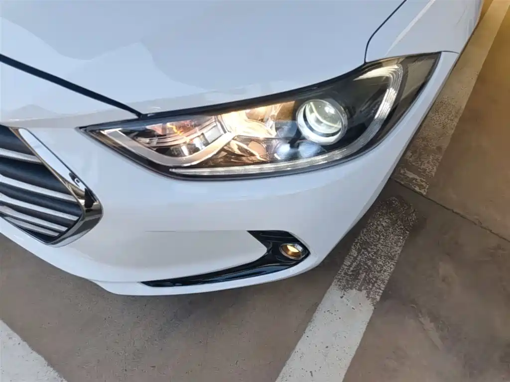 Hyundai Elantra 2016 Model 1.6L Automatic Smart Elite фото 24