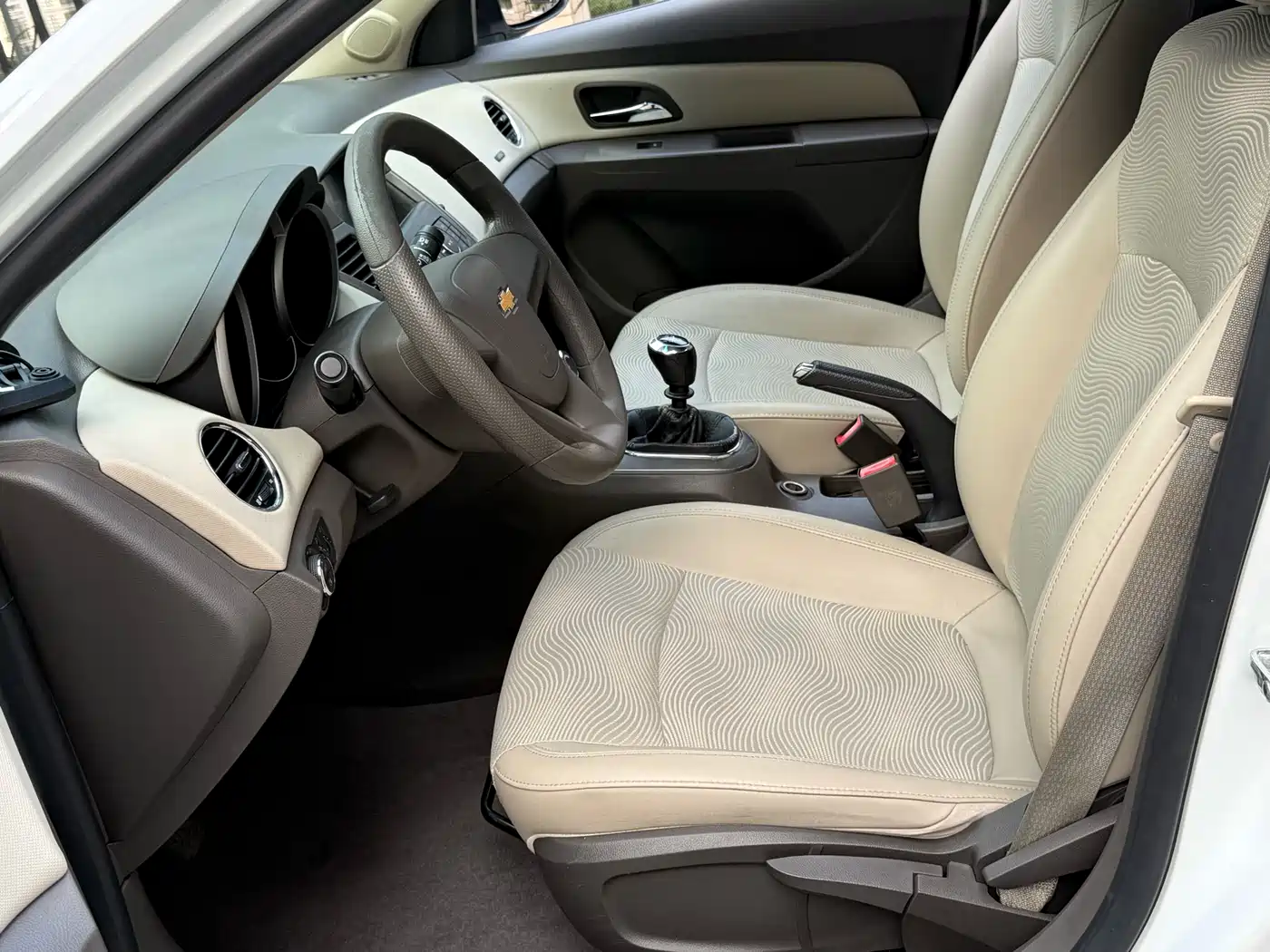 Chevrolet Cruze 2015 1.5L Classic SE MT фото 8
