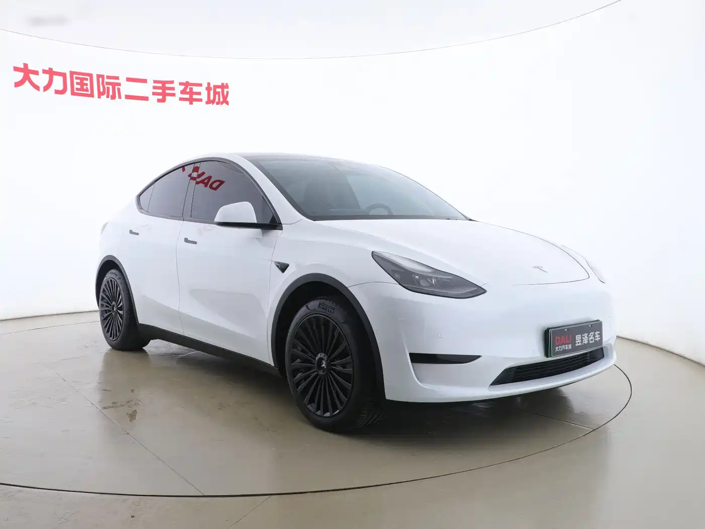 TESLA MODEL Y