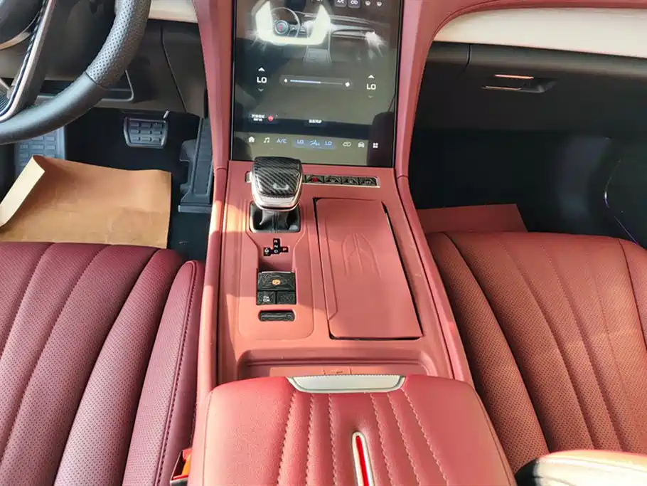 Hongqi H5 2025 1.5T DCT Flag Rhythm 500,000 Units Memorial Edition фото 16