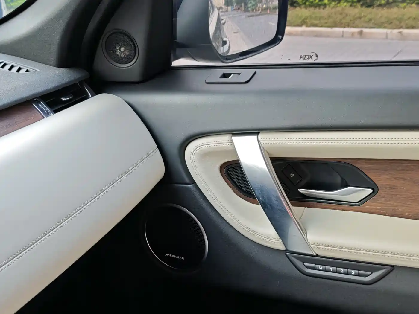Land Rover Discovery Sport 2021 249PS R-Dynamic HSE Luxury Custom Edition фото 31