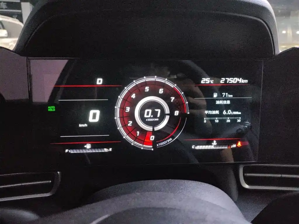 Hyundai Elantra 2022 1.5L CVT LUX Premium Edition фото 4