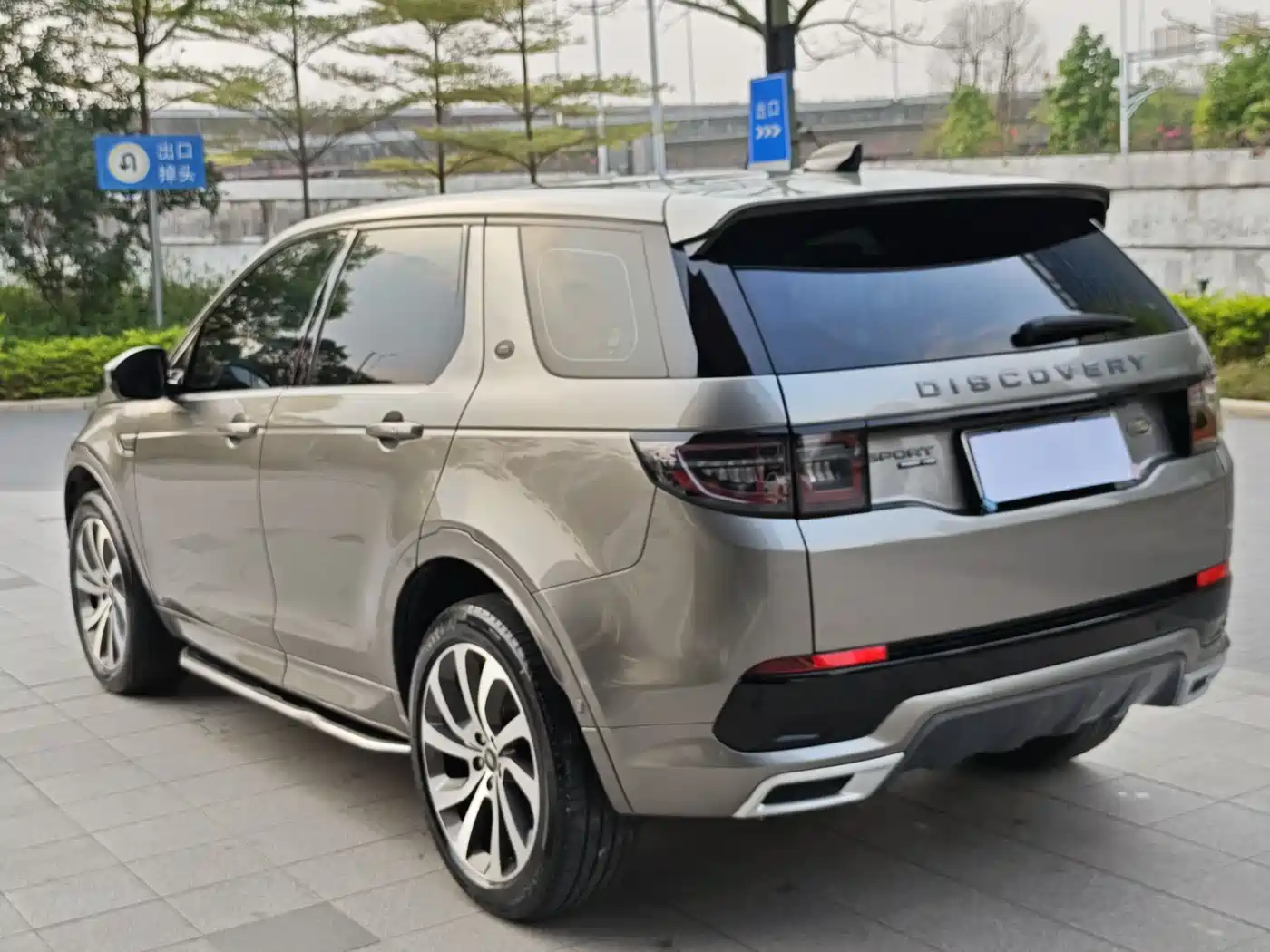 Land Rover Discovery Sport 2021 249PS R-Dynamic HSE Luxury Custom Edition фото 35
