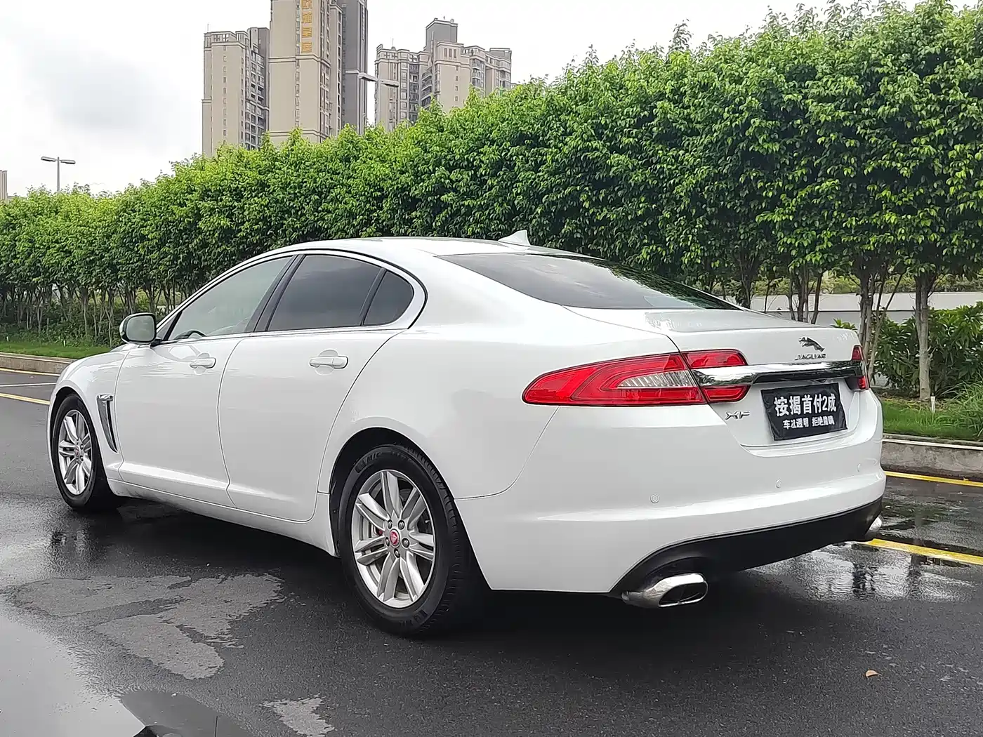 Jaguar XF 2015 2015 XF 2.0T Style Edition