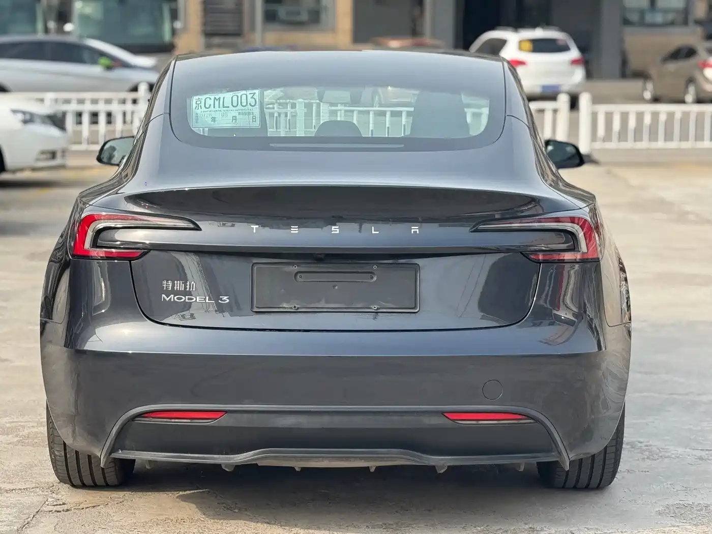 TESLA MODEL 3